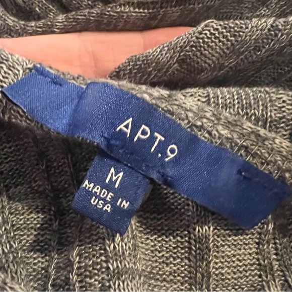 Gray V-Neck Sweater! - Picture 13 of 15